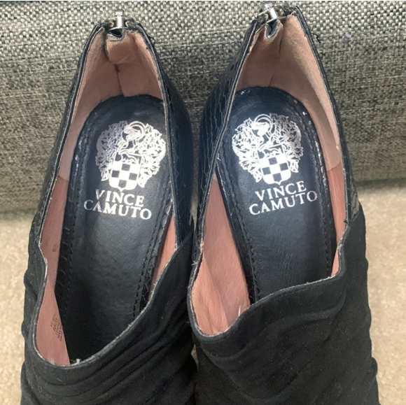 NWOB. Stunningly gorgeous, VC Mikki booties. - Picture 4 of 7